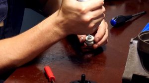 Ремонт осушителя воздуха тормозной системы грузовиков.