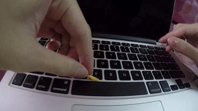 Cleaning : Macbook Keyboard, Dust-off without Removing the Keys смотреть онлайн
