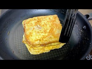 Идеальный ЗАВТРАК за 5 минут! ОМЛЕТ с сыром и тостом на сковороде