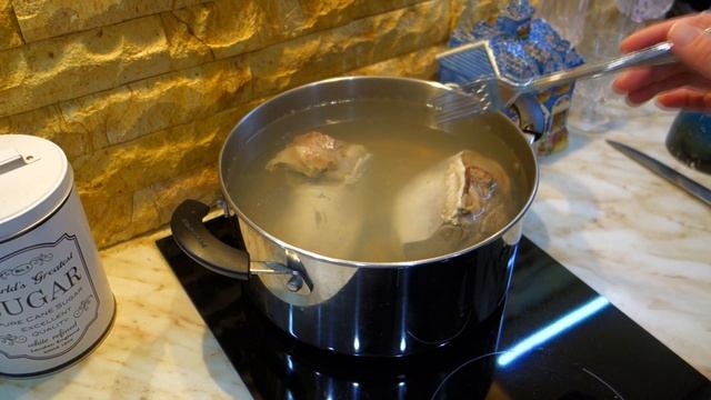 Вкусное новогоднее блюдо, готовим говяжий язык, пошаговый рецепт