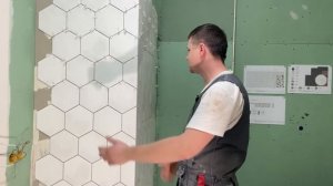 Как укладывать шестигранную плитку?  Сложный санузел. РЕМОНТ и ОТДЕЛКА В СПБ