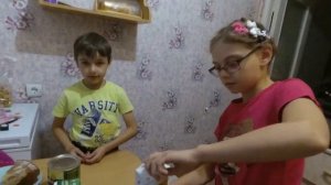 Канал Многомама-Получила зарплату/балую деток/отдаём игрушки/пробуем первый раз ананасы/влог