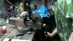 Обслуживание заднего тормоза, замена ступичных подшипников, установка двигатель скутера