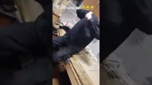 солевой охранник. сторож колится солью а работа идёт