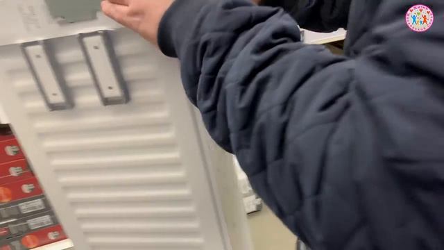 1219 ПОКУПКА БАТАРЕЙ в НАШУ КОМНАТУ / НАДОЕЛО БОЛЕТЬ / ПОКУПКА ПРОДУКТОВ в ПЯТЕРОЧКЕ по пути на ДАЧ смотреть онлайн