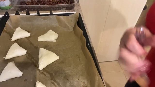 Пирожки с мясом из слоеного теста. Выпечка на скорую руку.