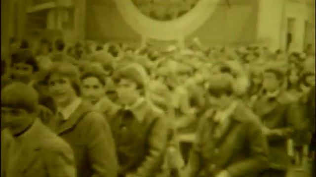 1980, 7 ноября. Колонна профтехобразования на демонстрации. (Техническое училище #1, Симферополь)