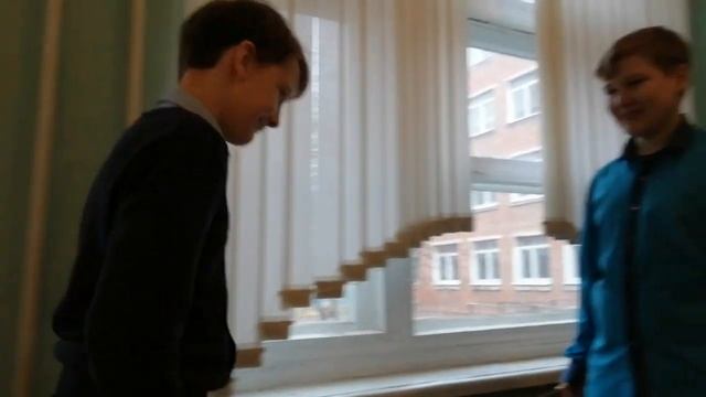 Щёкино в прыщах, надо разобраться. Бюджетная реклама.