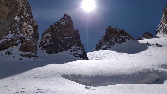 Видео гид по маршруту Белобаченко 3А пик Корона 1 башня. смотреть онлайн