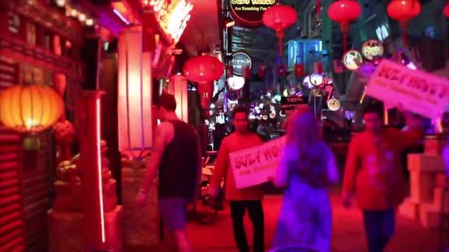 Suzy Wongs no1 Agogo Patong - Street Sign смотреть онлайн