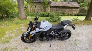 Suzuki GSX-S 1000 (2022) сравнение с Katana и SV650