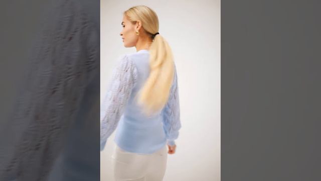 вязаный пуловер с ажурными рукавами Тая