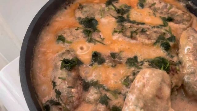 Готовим котлеты со смётано-томатной подливкой смотреть онлайн