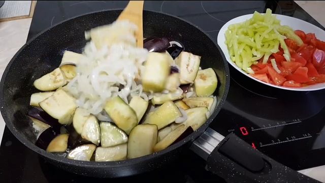 Жуда Мазалли #Баклажонли КОВУРМА ☆Баклажаны жаренные с картошкой смотреть онлайн