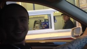 Mcdonald's Rap.  Вот как можно заказывать еду в Макдональдс  Рэп в Макдаке прикол.