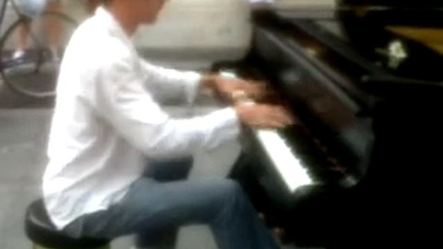 Colin Huggins- Pro Pianist (Medley) смотреть онлайн