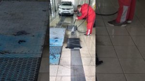 Хайлендер 50 3,5 сильно забит грязью радиатор АКПП. После мойки, закрывайте жабры в подкрылке.