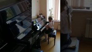 А. РОУЛИ В стране гномов