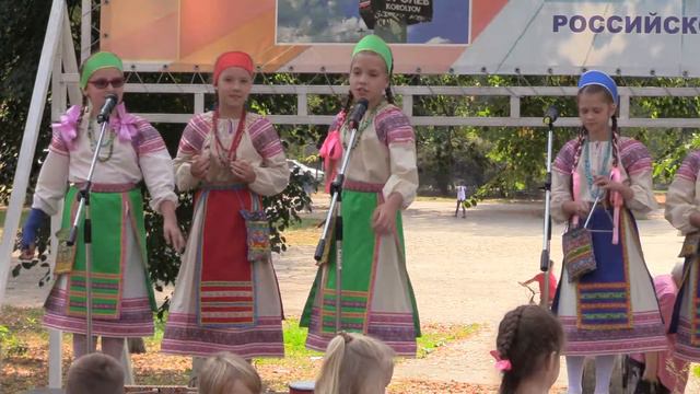 Веретено, концерт на День выборов, 09.09.2018 Часть 1 (12:00) смотреть онлайн