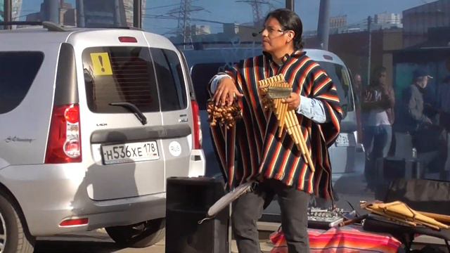 Movimiento Indigena. Индеец из Эквадора Inty Pakarina.