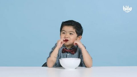 Kids Try Russian Food | Kids Try | HiHo Kids