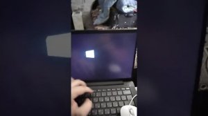 помогите ноутбук леново идеапад висит на загрузке windows 10