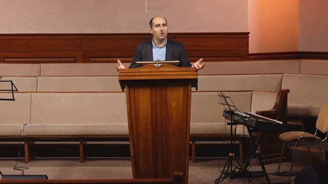 Цариця чи вдова? | Роман Коростель смотреть онлайн