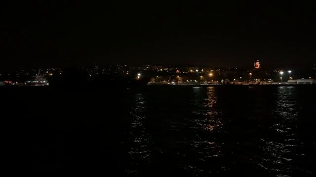 Стамбул, вечернее путешествие на пароме через Босфор из Кадыкёй Kadıköy в Кабаташ Kabataş