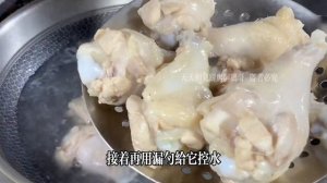 大廚教你紅燒雞腿的正確做法，步驟詳細，軟爛入味，既下酒又下飯，【天天相見廚房阿鵬哥】，#紅燒雞腿料理，#紅燒雞腿食譜，#家常菜，#美食，#food，#紅燒雞腿的做法，#chinesefood #雞腿