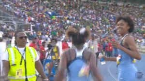 Kevona Davis Sizzles to 23.07 Breaks 16 yr old Record Girls Class 3 200m Champs 2017