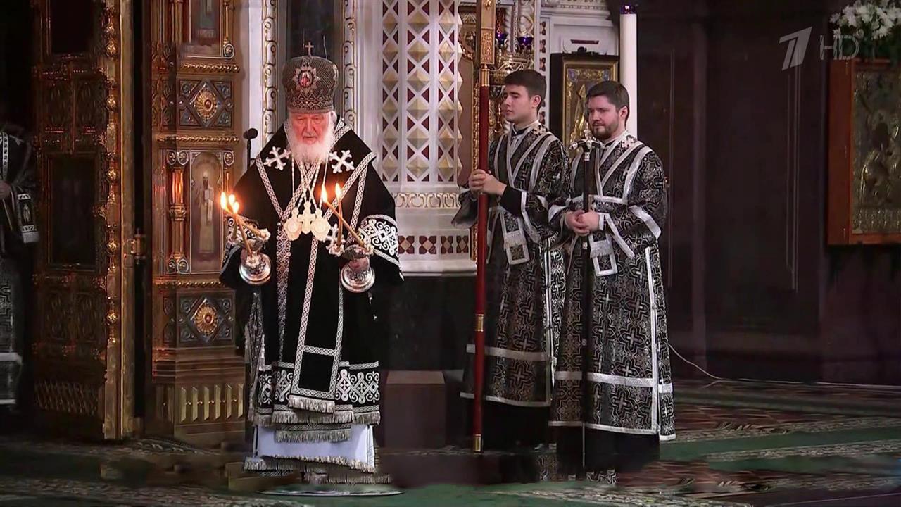 Православные верующие отмечают Великую субботу - торжественный день, который предшествует Пасхе