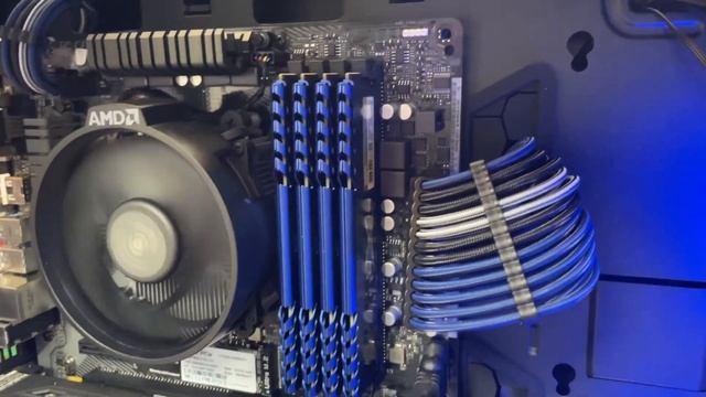 The Best $900 Gaming PC Build? Ryzen 5 5600 + RTX 2070 смотреть онлайн