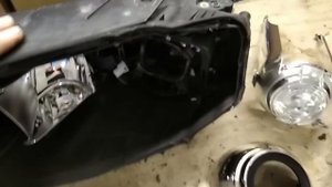 VOLKSWAGEN PASSAT B6 переделка фар, замена старых линз VALEO на новые и мощные HELLA 3R