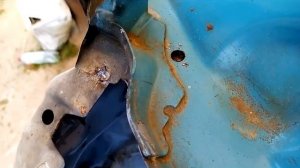 Разбор фольксваген т4. Внутренние стойки, рамка лобового стекла.