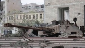 "Бахмутская мясорубка" потому, что украинская армия закрывает город людьми, живыми щитами".
ㅤ (https