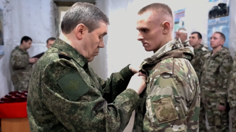 Герасимов посетил командный пункт российских бойцов, освободивших Авдеевку