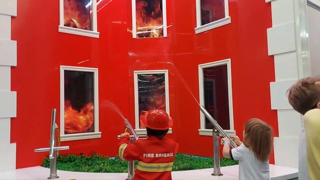 Тушим пожар в игровой