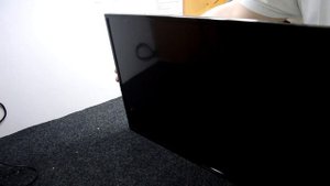 Муха в телевизоре или как помялся рассеиватель. SAMSUNG UE32EH5307K