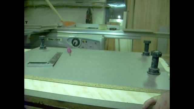 Как_установить_ножки_(мебельные_опоры)
