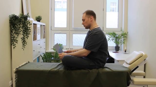 Как работать лежа на диване и не вредить своему здоровью