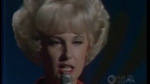 TAMMY WYNETTE STAND BY YOUR MAN (Live - 1969)