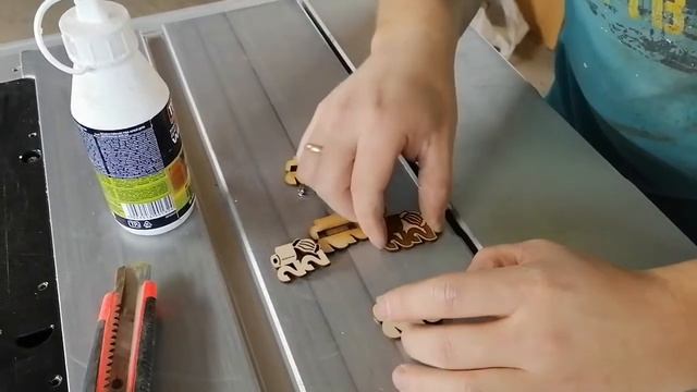 Значки из фанеры прощай 2020 смотреть онлайн