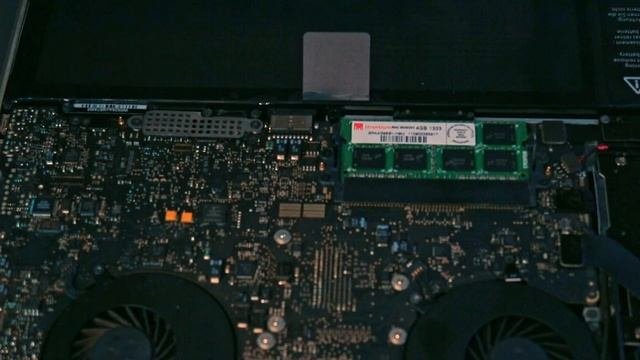Revive Your MacBook Pro 15 Inch 2010 With A New Battery - Easy Replacement Guide!