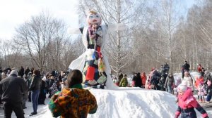 Празднование Масленицы в пензенском зоопарке