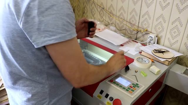 Замена линзы на лазерном станке minimo 0503. ZnSe 18f50. Тест