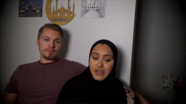 HIJAB BANNED IN MY SCHOOL, PLEASE HELP! MUSLIM COUPLE ADVICE смотреть онлайн
