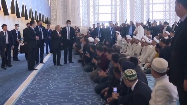 Назарбаев посетил мечеть в столице ... смотреть онлайн