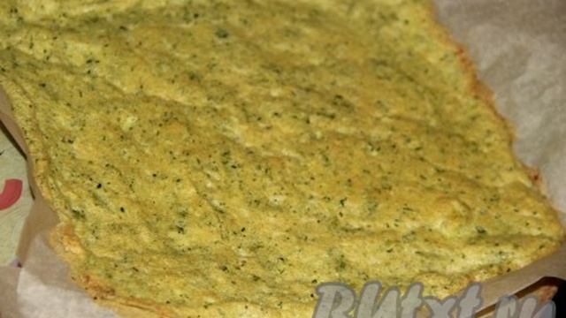 Закусочный торт с красной рыбой и творожным сыром