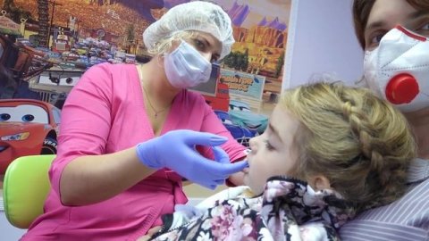 VLOG Алиса первый раз у стоматолога