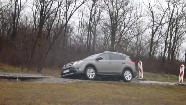 Toyota Land Cruiser 150 vs. New RAV4 (4.gen) смотреть онлайн